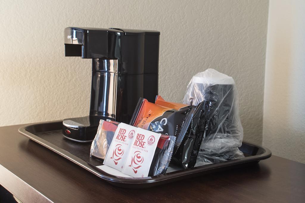 Days Inn By Wyndham Estevan Ngoại thất bức ảnh